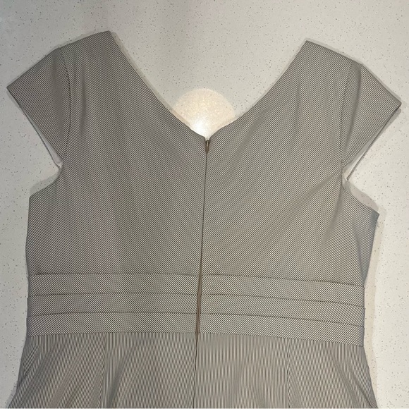 ANTONIO MELANI Ladies Dress Size 14 Cream Tan Beige White Pin Stripe - Picture 6 of 7